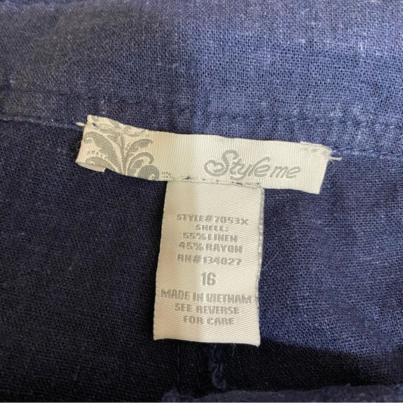 Style Me Navy Blue Linen Blend Rolled Cuff Capris - Picture 3 of 8